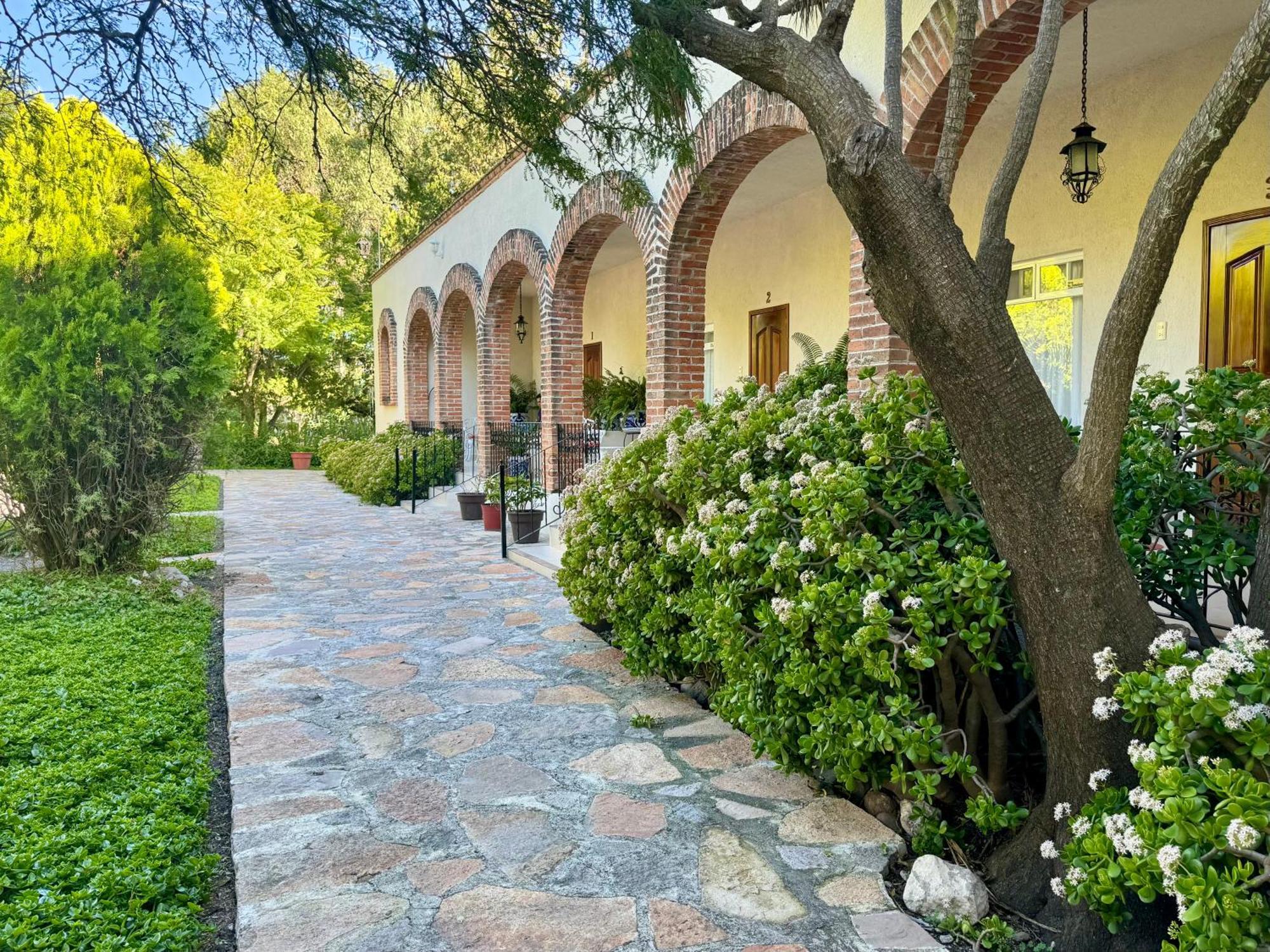 Club Vergel Resort Bernal Exterior foto
