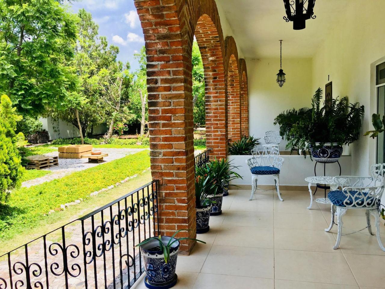 Club Vergel Resort Bernal Exterior foto